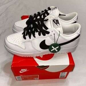 NIB men’s Nike Dunk Low Retro Reverse PANDA sneakers shoes. Size 7. DJ6188-101
